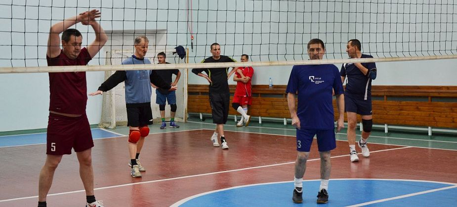 Спортивный сезон СУБРа завершился волейбольным турниром