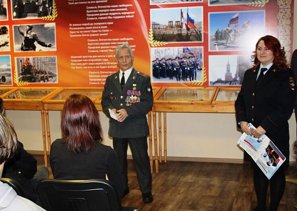 В музее ОВД Североуральска «высадился очередной десант» первокурсников политехникума.