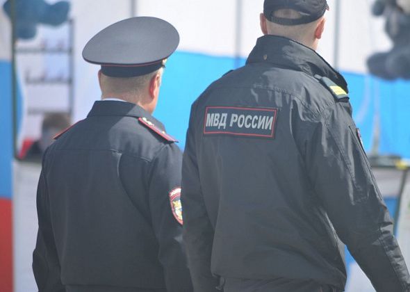 Уехать в Екатеринбург, чтобы отдать обманщикам 800 тысяч. Полиция рассказала о телефонных мошенниках