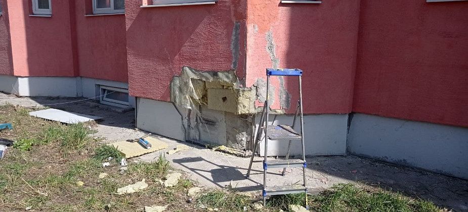 Власть ждет  губернатора: судорожно облагораживают фасад и территорию сиротского дома