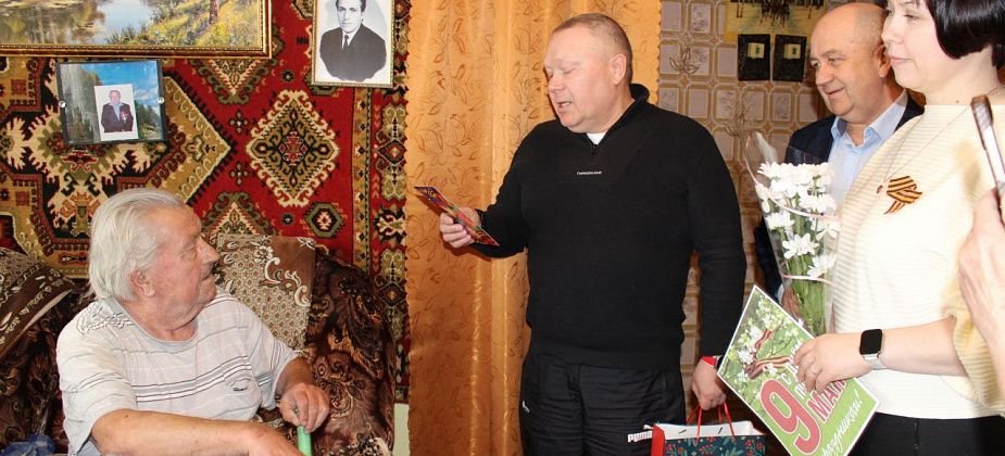 Черемуховцев Михаила Амелина, Миналче Байдимирову, Зою Зеликман навестили представители власти