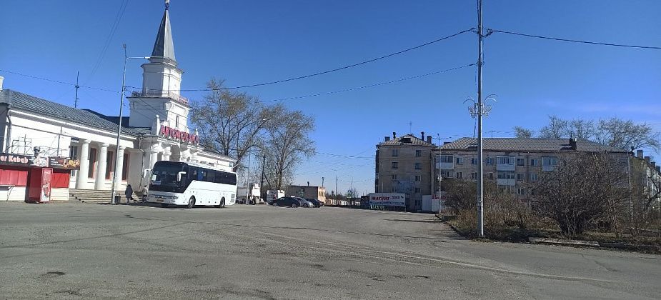 Про расписание поселковых автобусов, зарплаты водителей, вахтовиков 