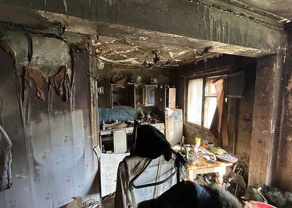 В Североуральске на Белинского горела квартира. Хозяйку жилья госпитализировали