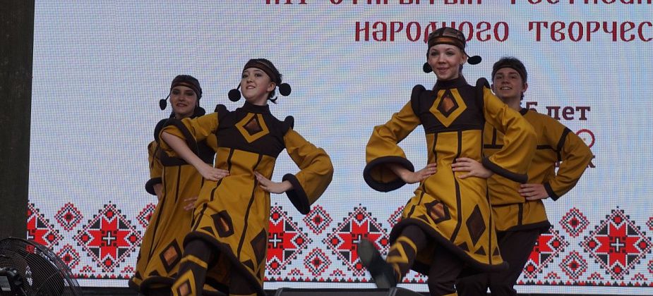 265-летний юбилей отметили с размахом - хороводами, верблюдом Васей, местными и приезжими артистами