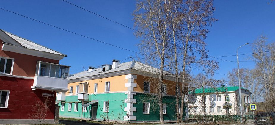 С марта в двухэтажке течет потолок в ванной. В УК говорят, что сломалась вышка