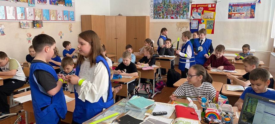 Инспектор и педагоги напомнили ребятам о главных правилах дорожного движения