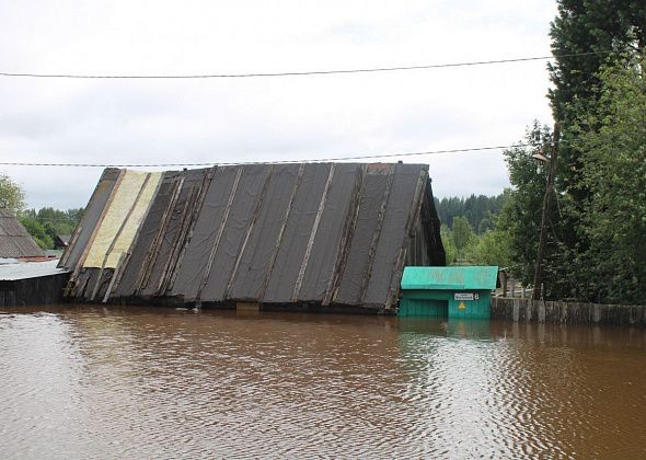 Железнодорожный путь подмыло на Бокситах