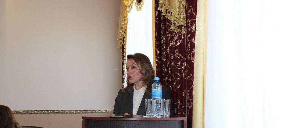 Отчет главы. Автономия татар подарила цветы, трое депутатов поставили “неуд”