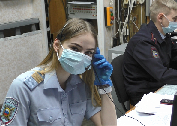 Полицейские поздравляют коллег с Днем образования дежурных частей в системе МВД России