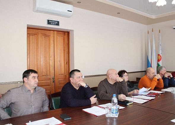 В повестке Думы 6 вопросов, в том числе - положение о рабочей группе для развития здравоохранения