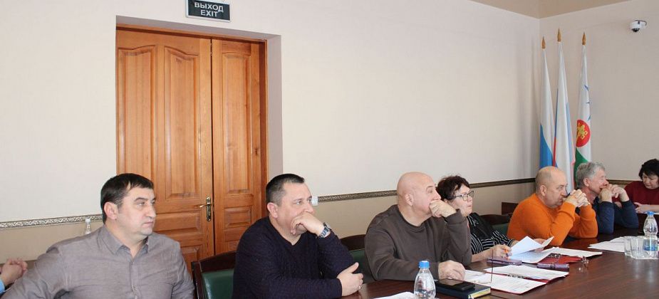 В повестке Думы 6 вопросов, в том числе - положение о рабочей группе для развития здравоохранения