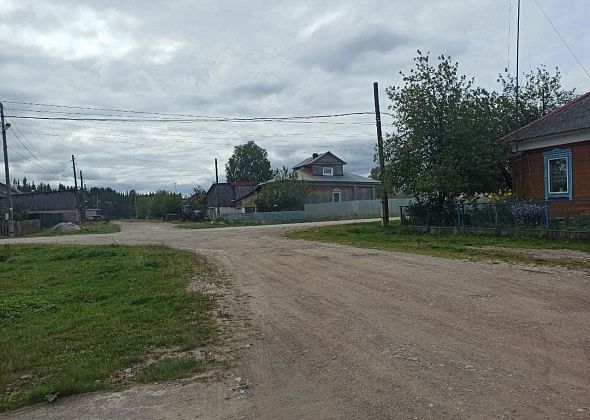 Автобус до Хитрого не ходит второй день. Диспетчер ссылается на плохую дорогу