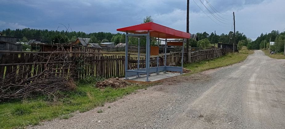 Со 2 августа на Хитрый будет ходить автобус. Остановку уже установили