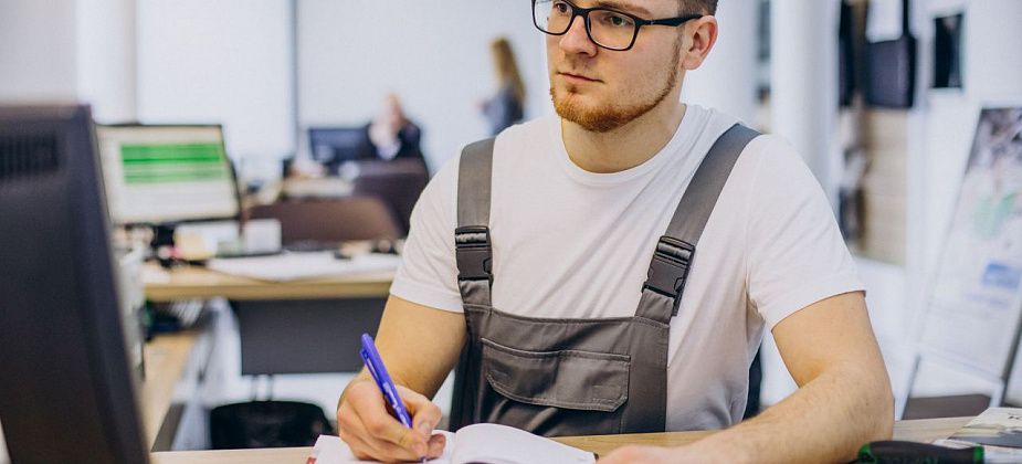 Ищете работу? Требуются пекари, юрисконсульт, кондитеры, акушеры, врачи, разнорабочие