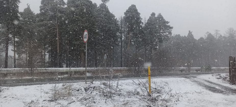 820 тысяч рублей — контракт на расчистку дорог в Горном и Бокситах