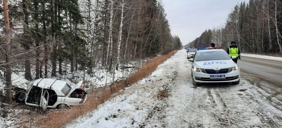 За прошедшие выходные в Свердловской области в результате ДТП погибли 5 человек, еще 49 получили травмы