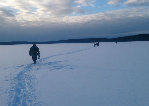 На озере Светлом СУБР организовал для ветеранов зимнюю рыбалку
