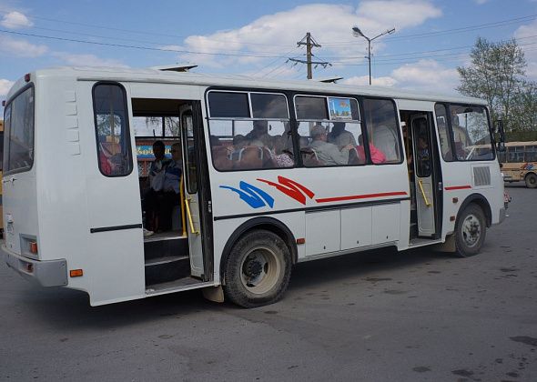 Четыре новых автобуса гнали в Североуральск. Один не доехал, сломался двигатель
