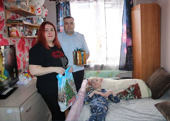 Полицейские Североуральска присоединились к акции «Елка желаний» и исполнили мечту 13-летнего Марка