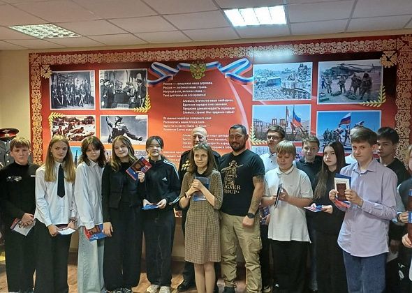 Акция «Мы – граждане России»: вручение первых паспортов в музее ОМВД Североуральска