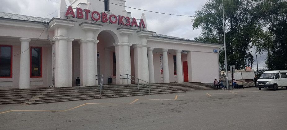 “На автовокзале собираются подростки, шумят, пиво пьют, а полиция бездействует”, - жалуются кондукторы