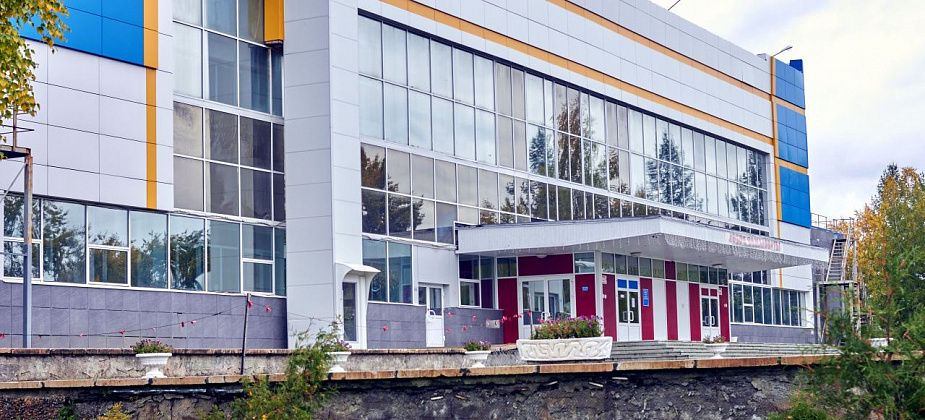 Бассейн “Нептун” работает. Выгоднее всего купить абонемент на 12 сеансов