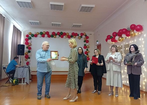 Музей Североуральска поздравили с 55-летием учредители, друзья, коллеги, партнеры и дарители