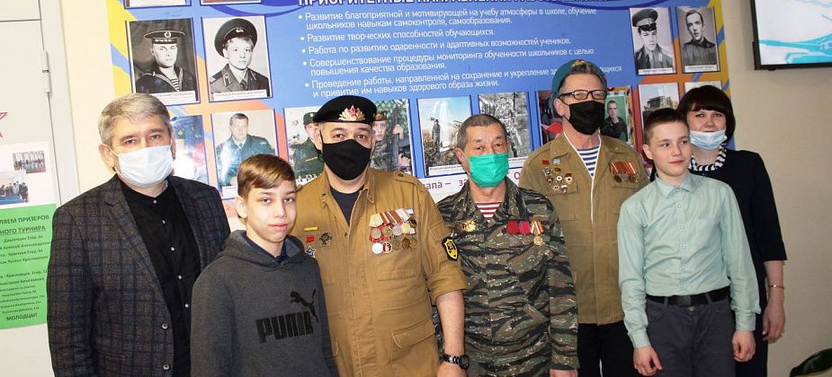 В рамках месячника защитника Отечества ветераны боевых действий посетили учащихся школы №9