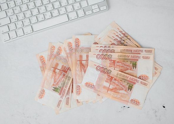 Почти миллиард рублей потратили на содержание сотрудников администрации и муниципальных учреждений