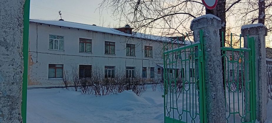 Прекрасный стационар снесли. А врачи тубдиспансера лечат больных в послевоенном бараке