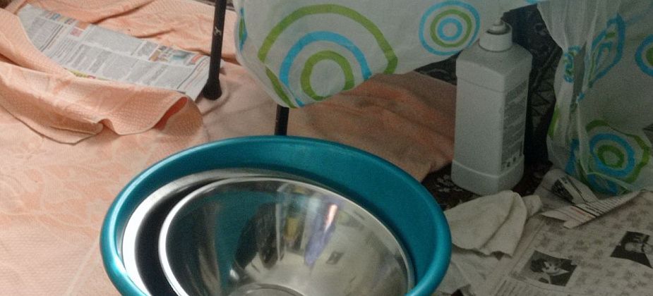Жители дома №18 на улице Молодежной: Крыша бежит. За все платим, а потом с тазиками живем