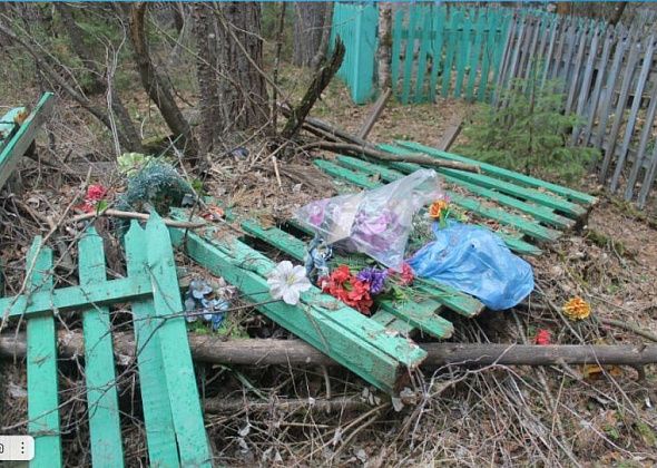 С могилы солдата на старом кладбище украли металлическую ограду