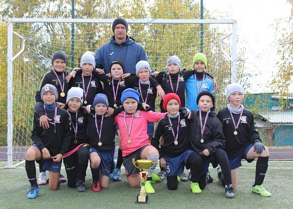 Футбольная команда «Уралец» школы №8 вновь заняла первое место в соревнованиях