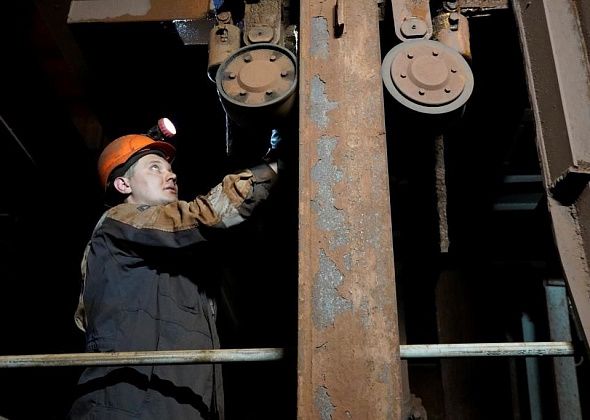 Работники филиала «Инжиниринг Строительство Обслуживание» усовершенствовали перекрытия для проведения плановых и профилактических работ в стволе шахты «Черемуховская»