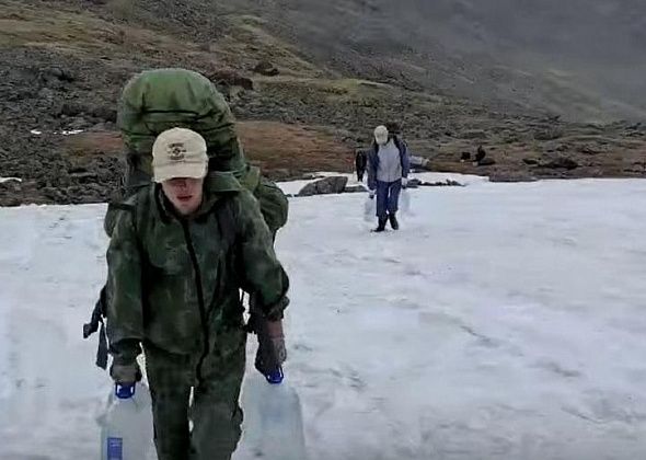 Организаторы «Конжака» показали, как они доставляют воду и дрова на вершину горы. ВИДЕО