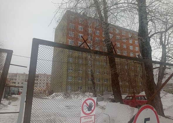 Новостройка на Циолковского: девять этажей готовы, пять - оштукатурены внутри. Обещают закончить в срок