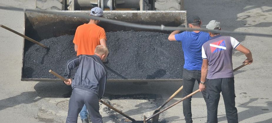 Власти Североуральска за ямочный ремонт дорог заплатят ИП два миллиона рублей
