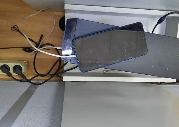 Суд частично удовлетворил иск инженера, оштрафованного за подключение телефона к рабочему компьютеру 