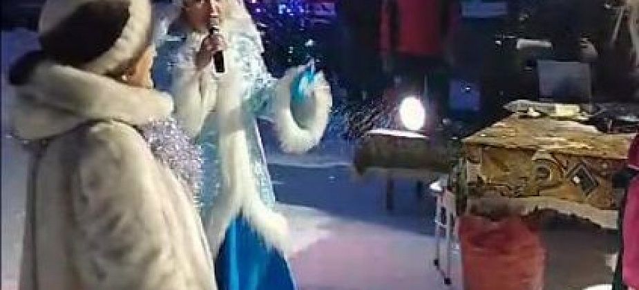 В Калье состоялся веселый дворовый праздник для детей, организованный Натальей Леваковой