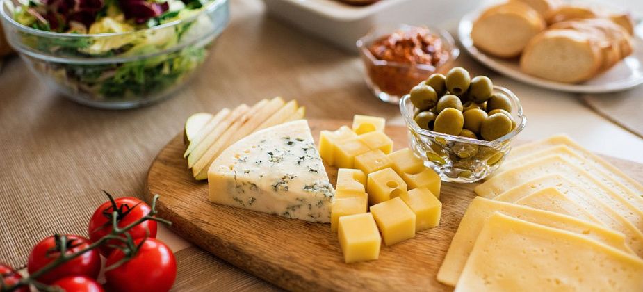 Североуральцы делятся новогодними рецептами - готовим "Мужской каприз" с грибами, сладкий десерт и салат из криля