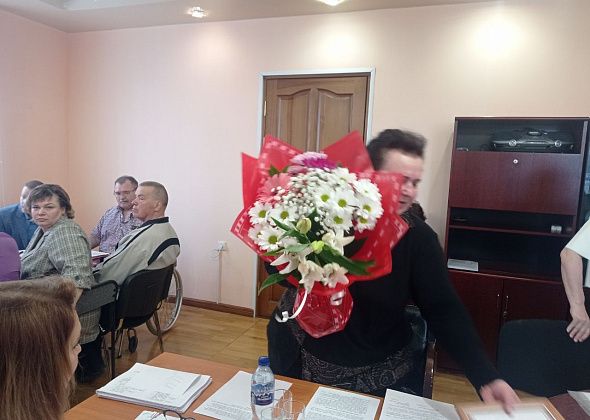 Председателя КСП Светлану Баянову с почестями отправили на пенсию. Вместо нее - Наталья Калмыкова