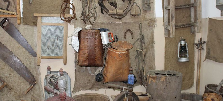 В школьном музее “Кладезь” проходят уроки семейных ценностей - с чаепитием и играми