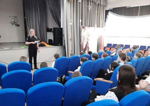 В преддверии весенних каникул полицейские провели профилактическую беседу в школе №1