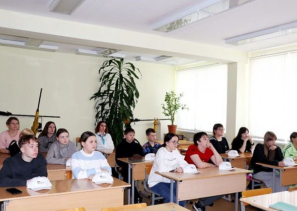 О том, как выглядят перфоратор, бур и самоспасатель 