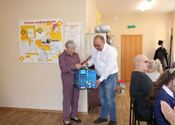 Североуральская группа слепых отпраздновала 100-летие ВОС. Приехали гости