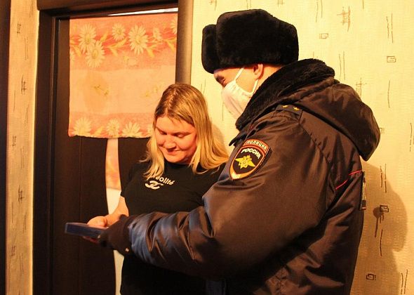 Во время акции «8 Марта - В каждый дом» сотрудники полиции Североуральска посетили многодетные семьи