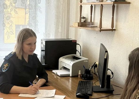 Полицейские поздравляют коллег с Днем образования следственных органов в системе МВД России