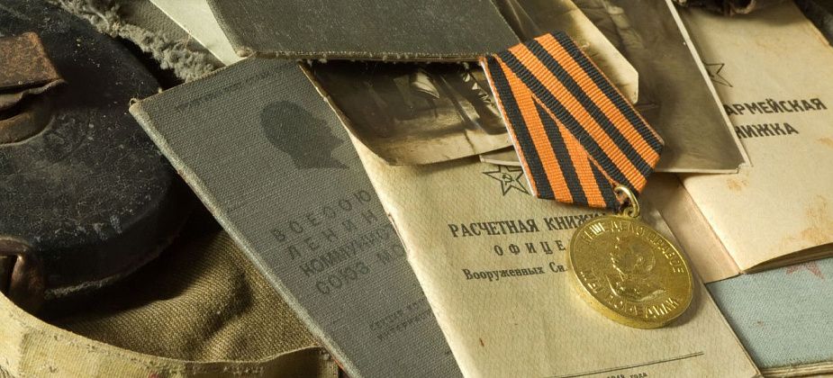 Отец умер в 45-м. Перед смертью он сказал: “Дочка у меня должна быть врачом”