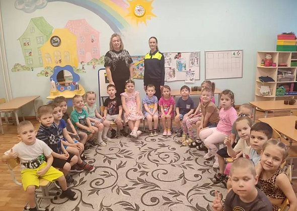 Профилактика зимних травм: автоинспектор рассказала детям о безопасных горках