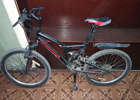 Сотрудники полиции ищут владельца украденного велосипеда